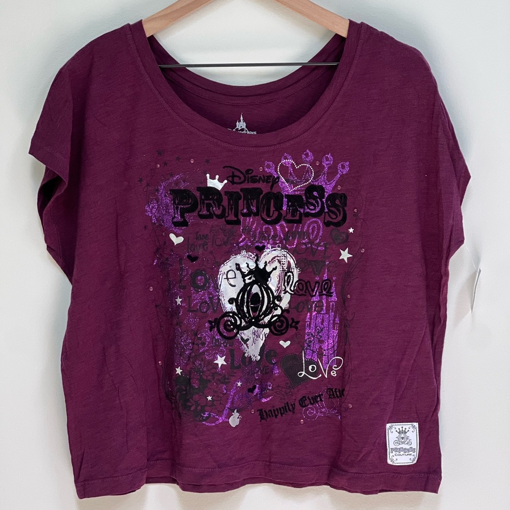 Disney Parks Princess Graphic Tee – Size M, NWT 💜👑